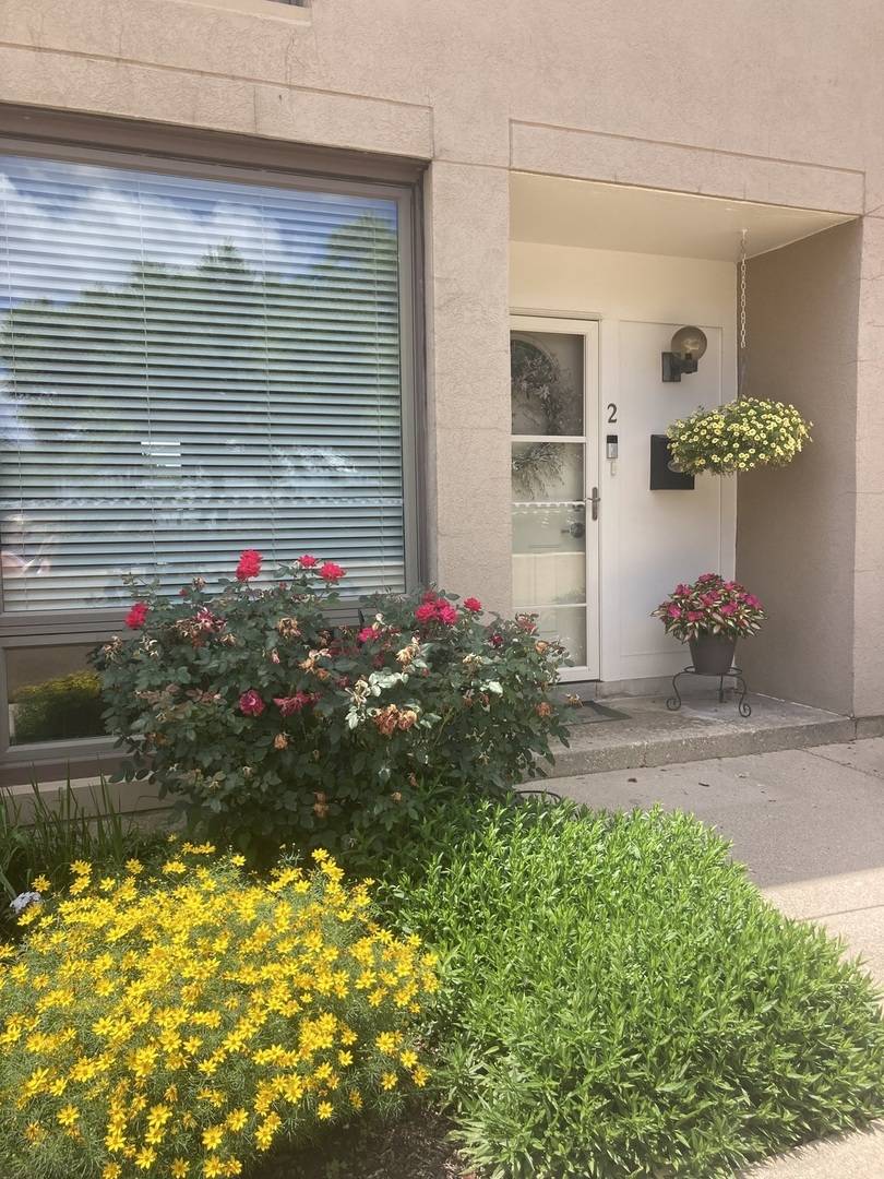 Elmhurst, IL 60126,Address not disclosed