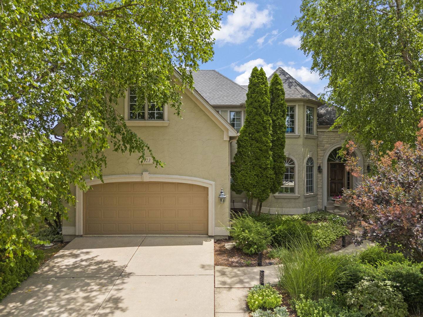Aurora, IL 60502,1123 Chadwick CT