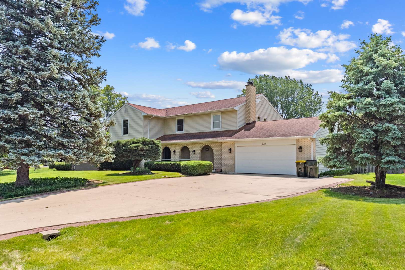Schaumburg, IL 60193,739 Crest AVE