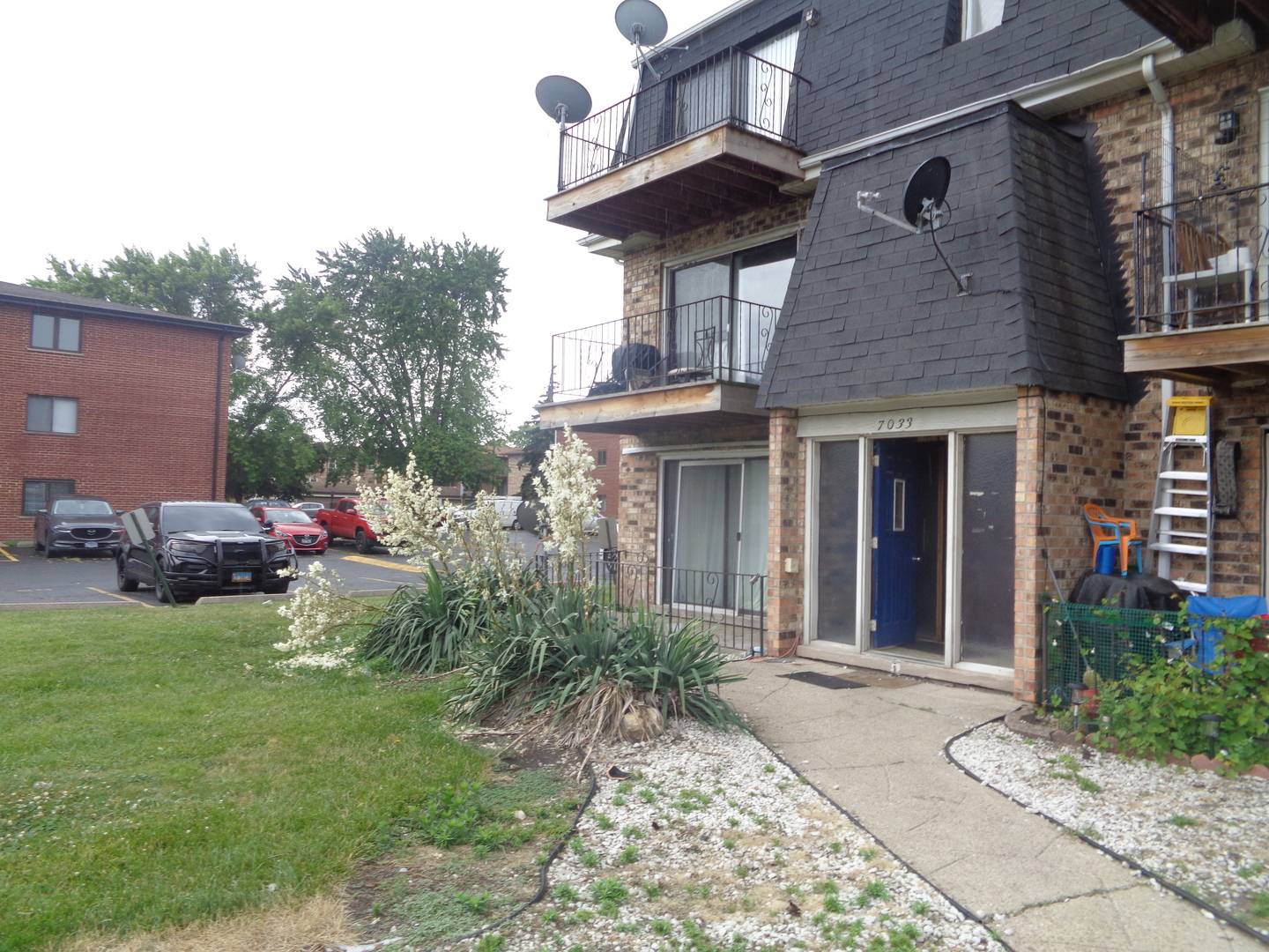 Chicago Ridge, IL 60415,7033 W MATHER AVE #3B
