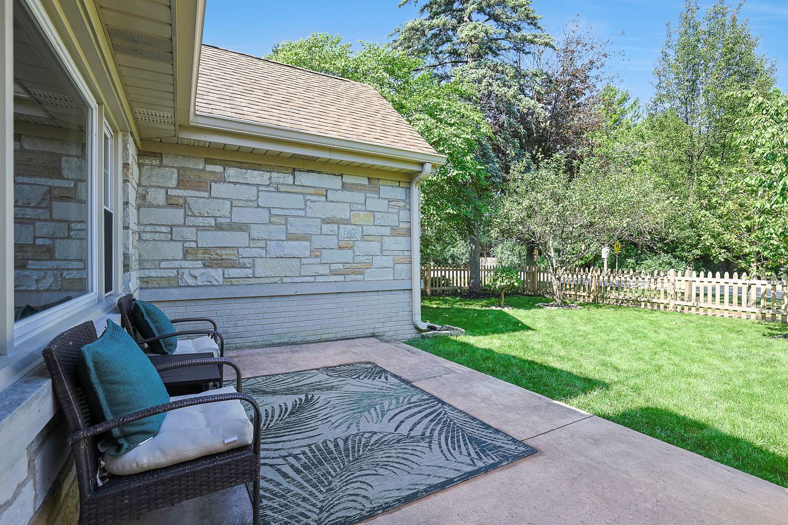 Wilmette, IL 60091,2611 Lake AVE
