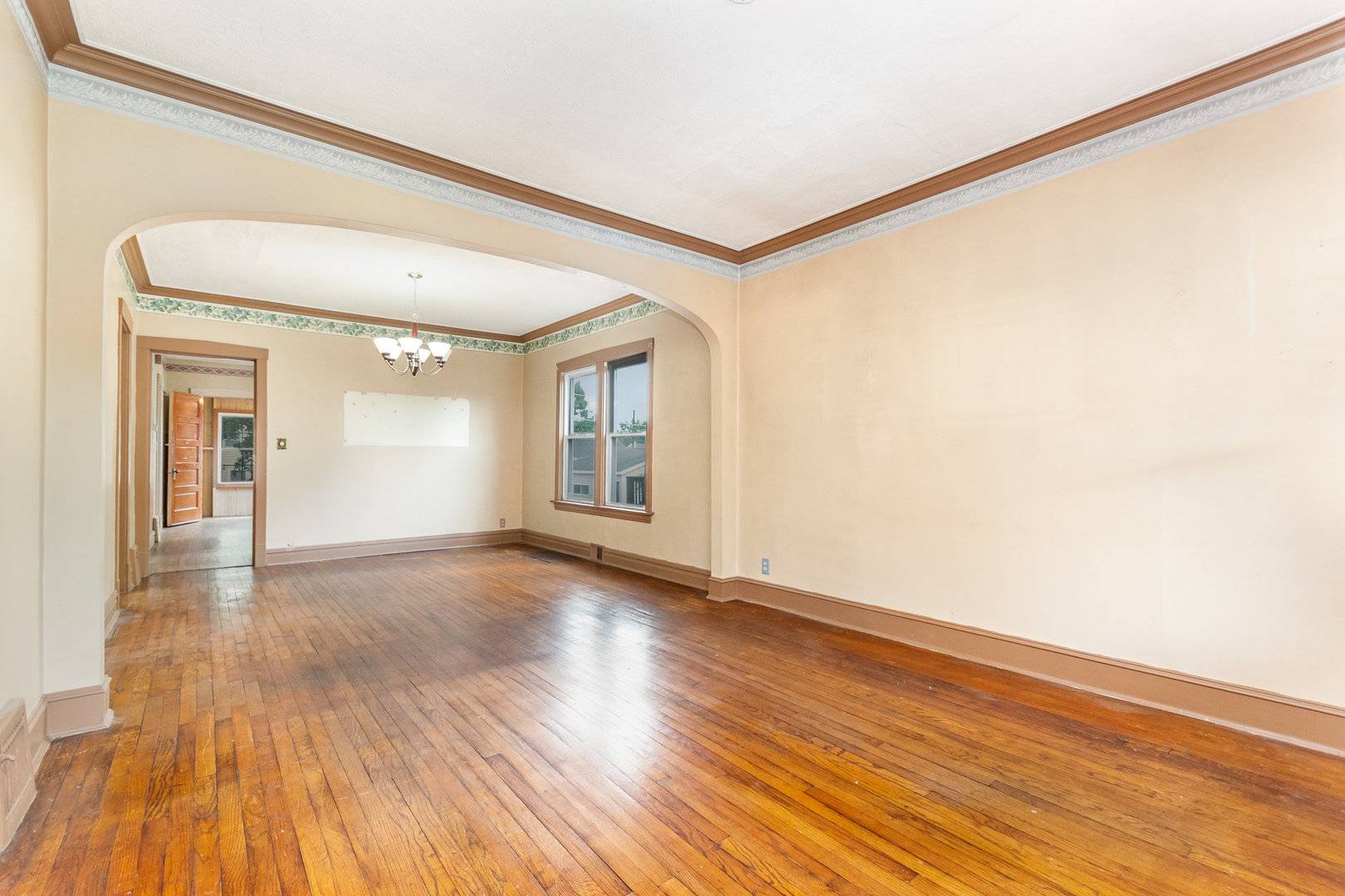 Western Springs, IL 60558,4633 Wolf RD