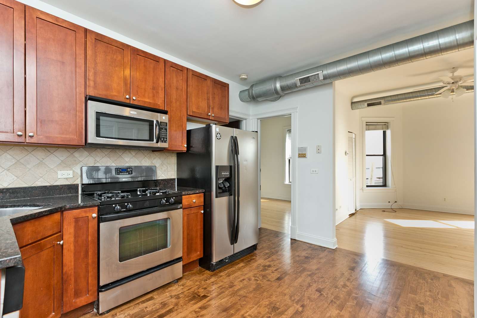 Chicago, IL 60657,1014 W ROSCOE ST #3R