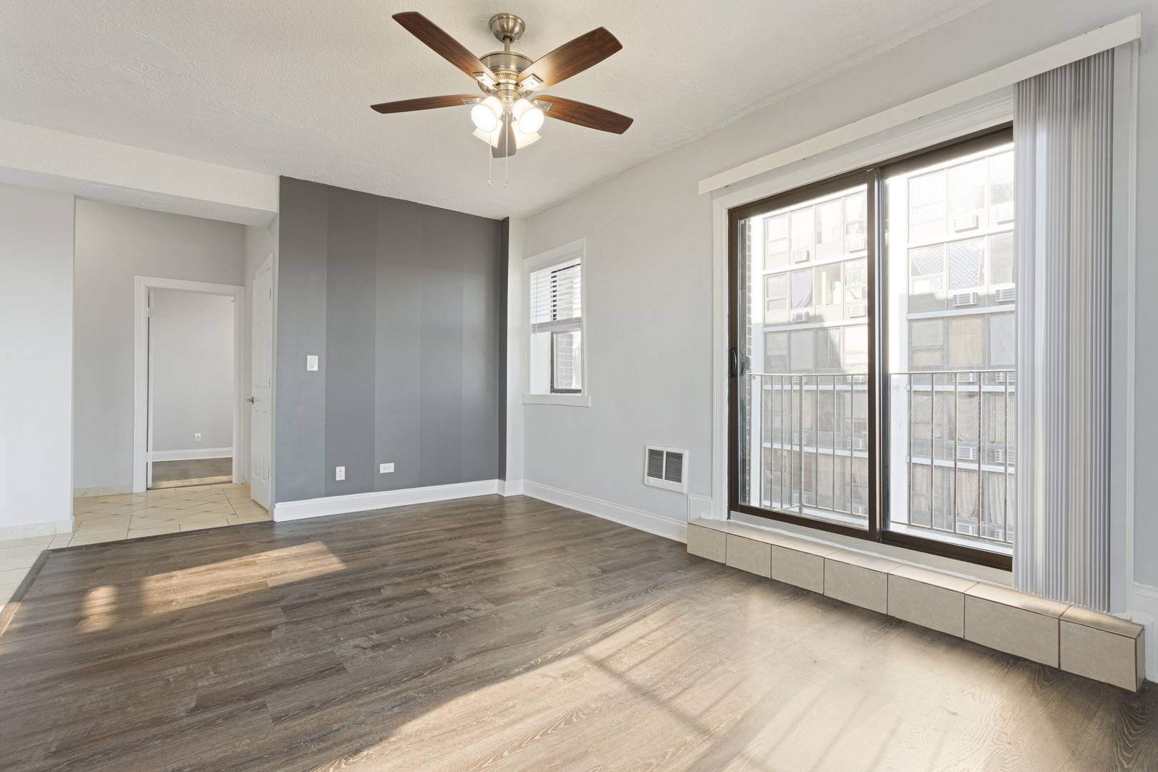 Chicago, IL 60640,4520 N Clarendon AVE #201