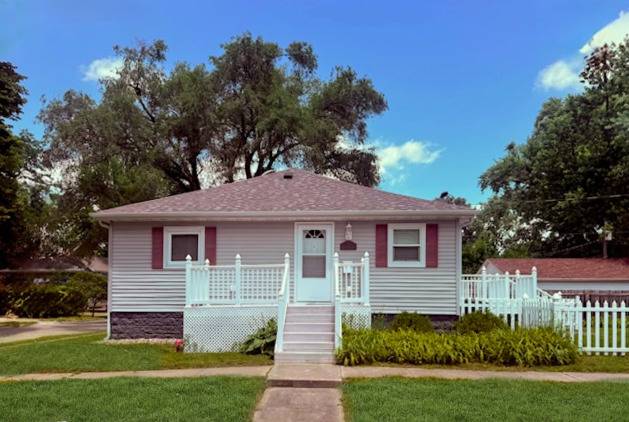 Urbana, IL 61801,902 E Illinois ST