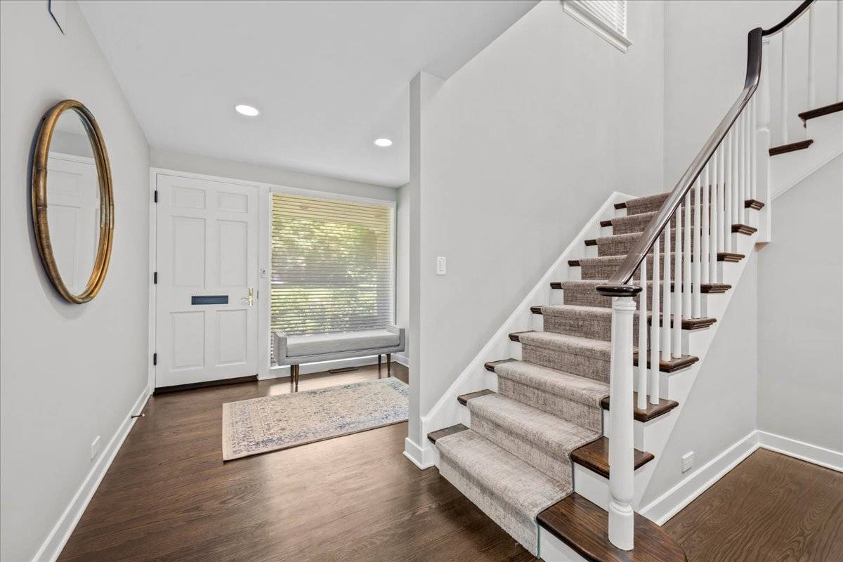 Highland Park, IL 60035,151 Pine Point DR
