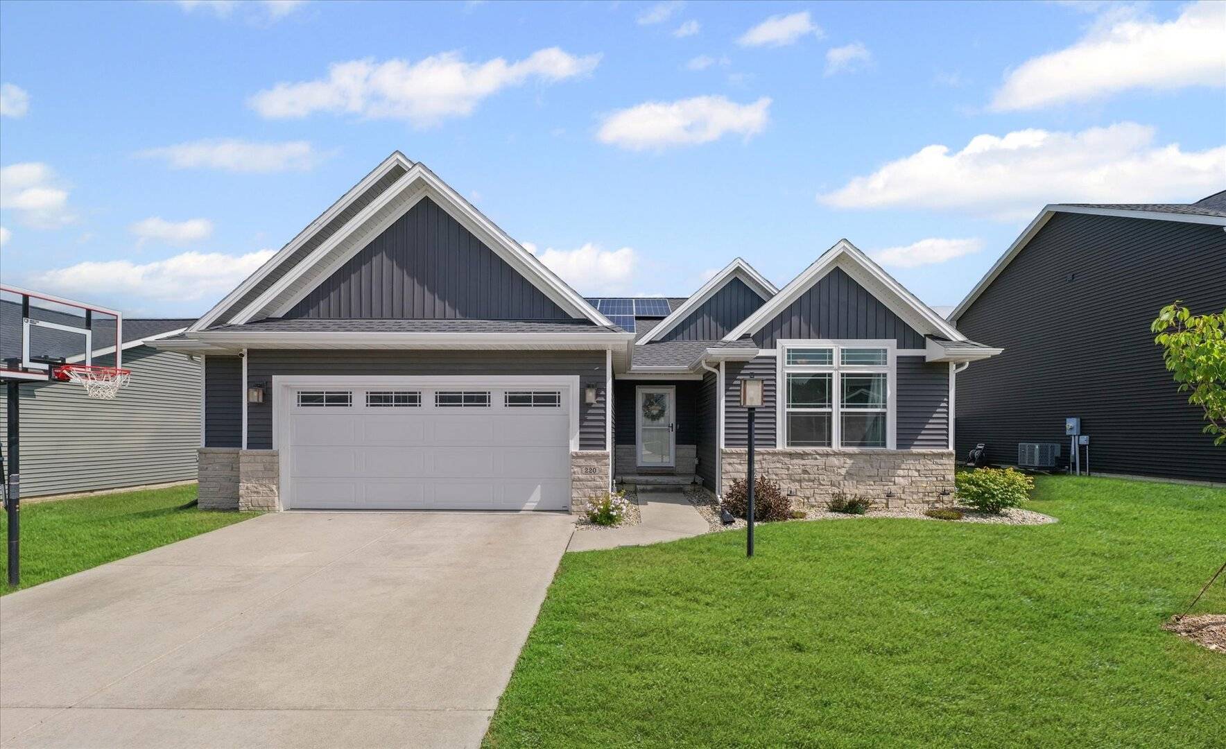 Mahomet, IL 61853,220 Red Bud DR