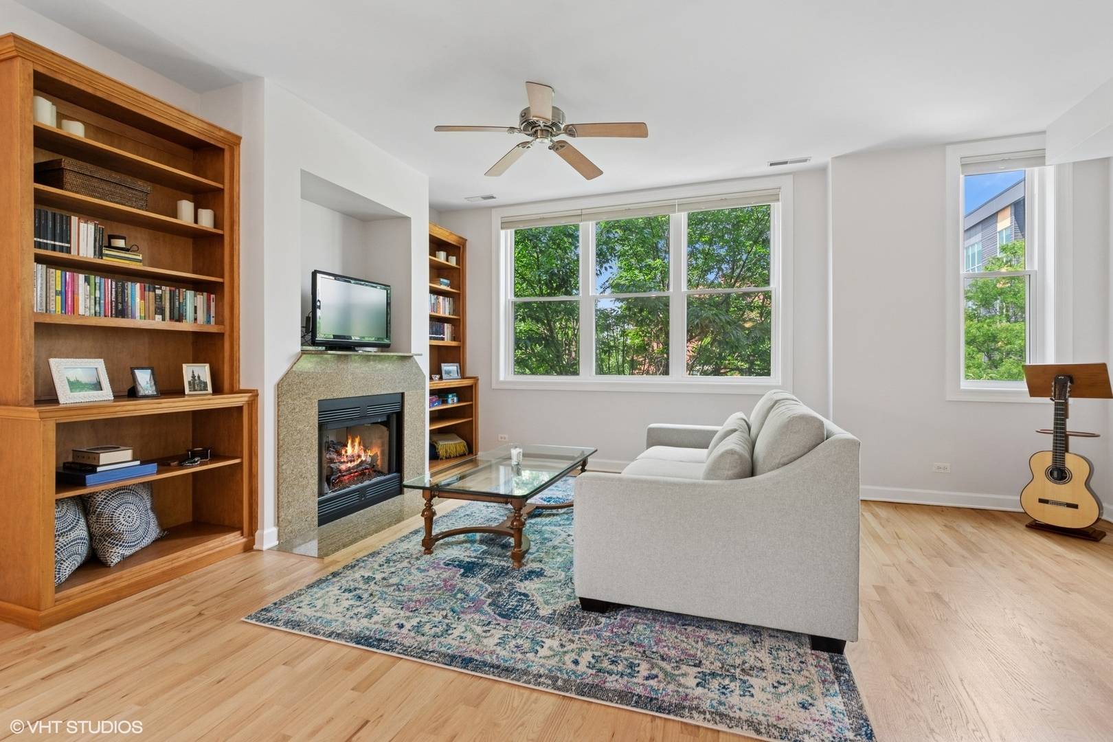 Chicago, IL 60647,1931 N Campbell AVE #2S