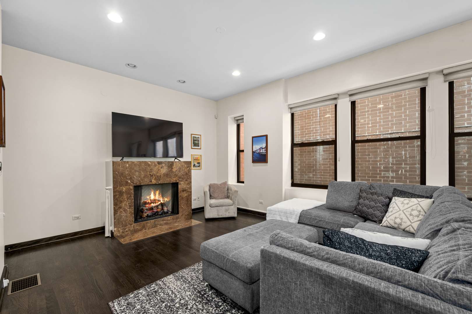 Chicago, IL 60647,2150 W NORTH AVE #4