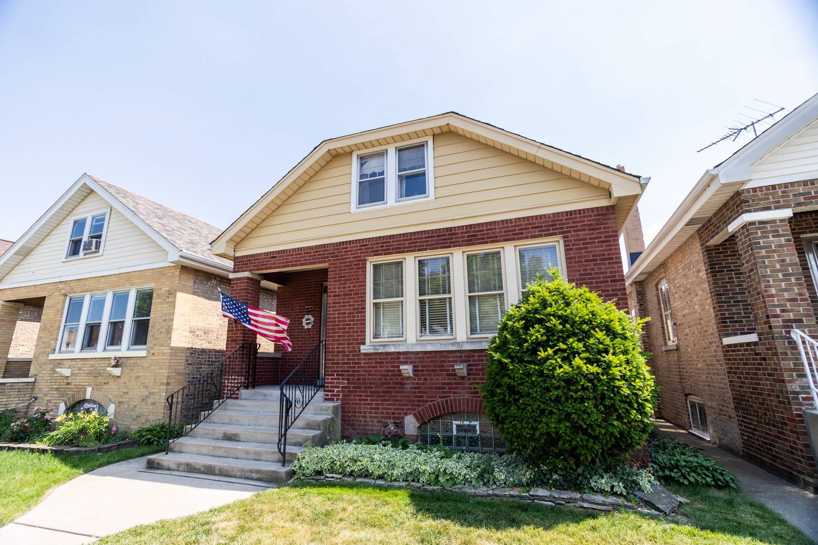 Chicago, IL 60630,4829 W Strong AVE