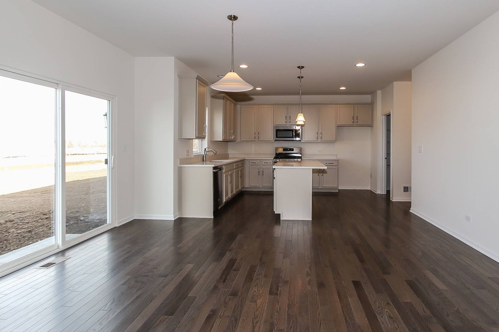 South Elgin, IL 60177,516 Endicott RD