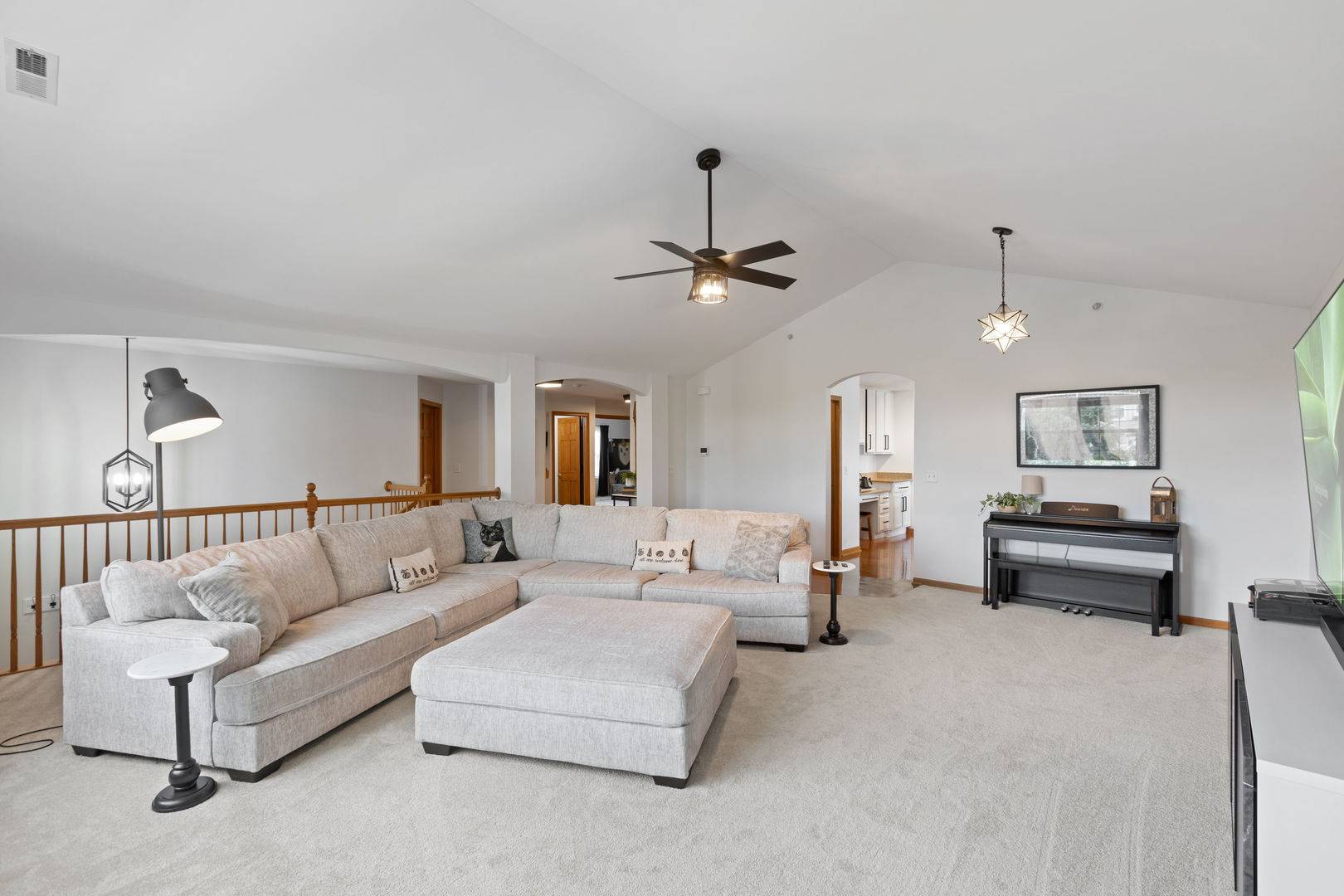 West Dundee, IL 60118,2599 Oak DR #2599