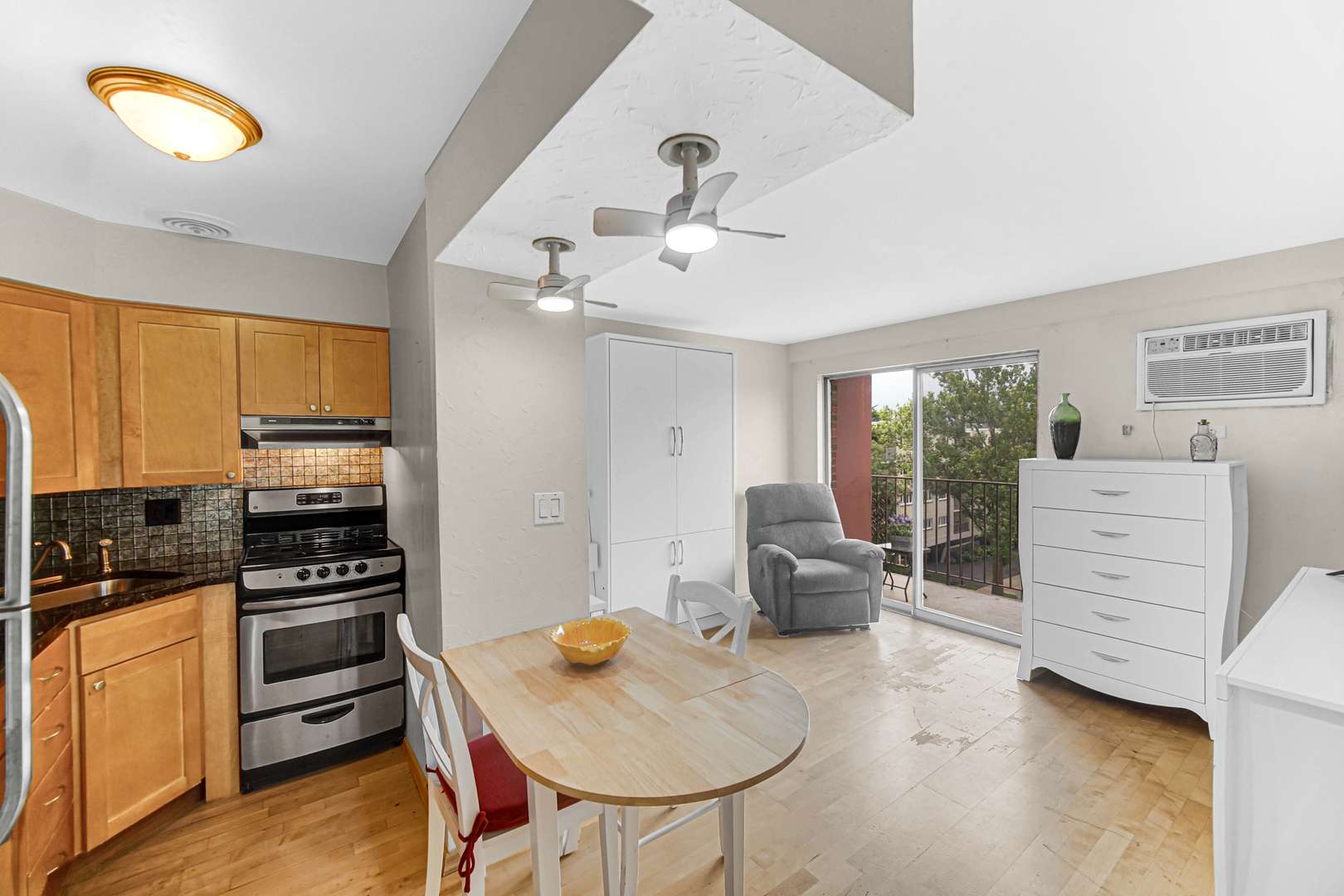 Elmwood Park, IL 60707,7830 W North AVE #505
