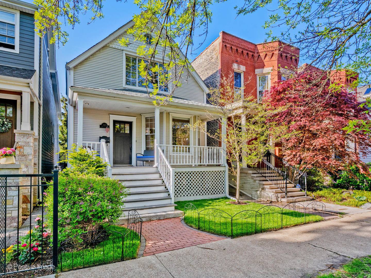 Chicago, IL 60657,1910 W George ST