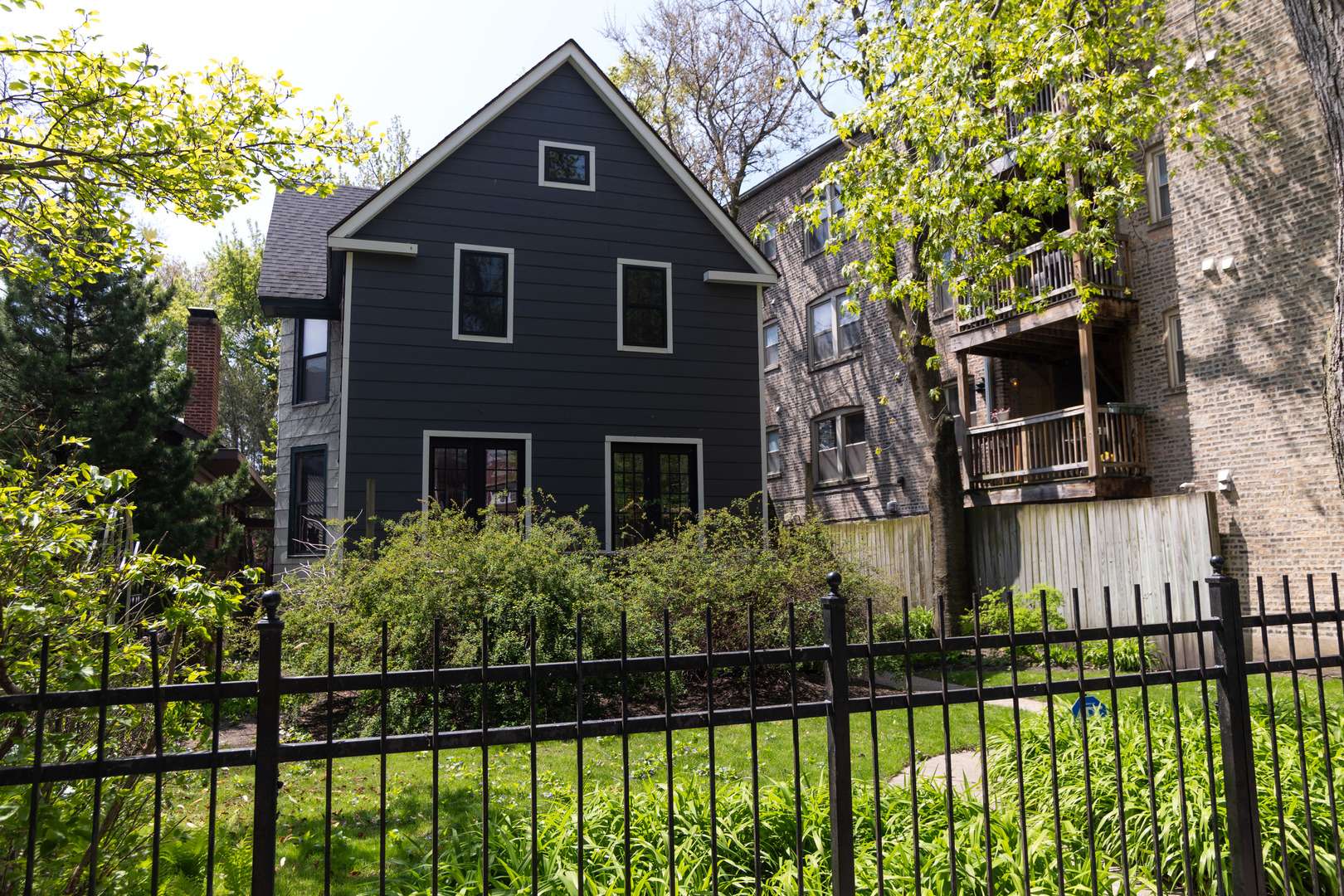 Chicago, IL 60626,1663 W Farwell AVE