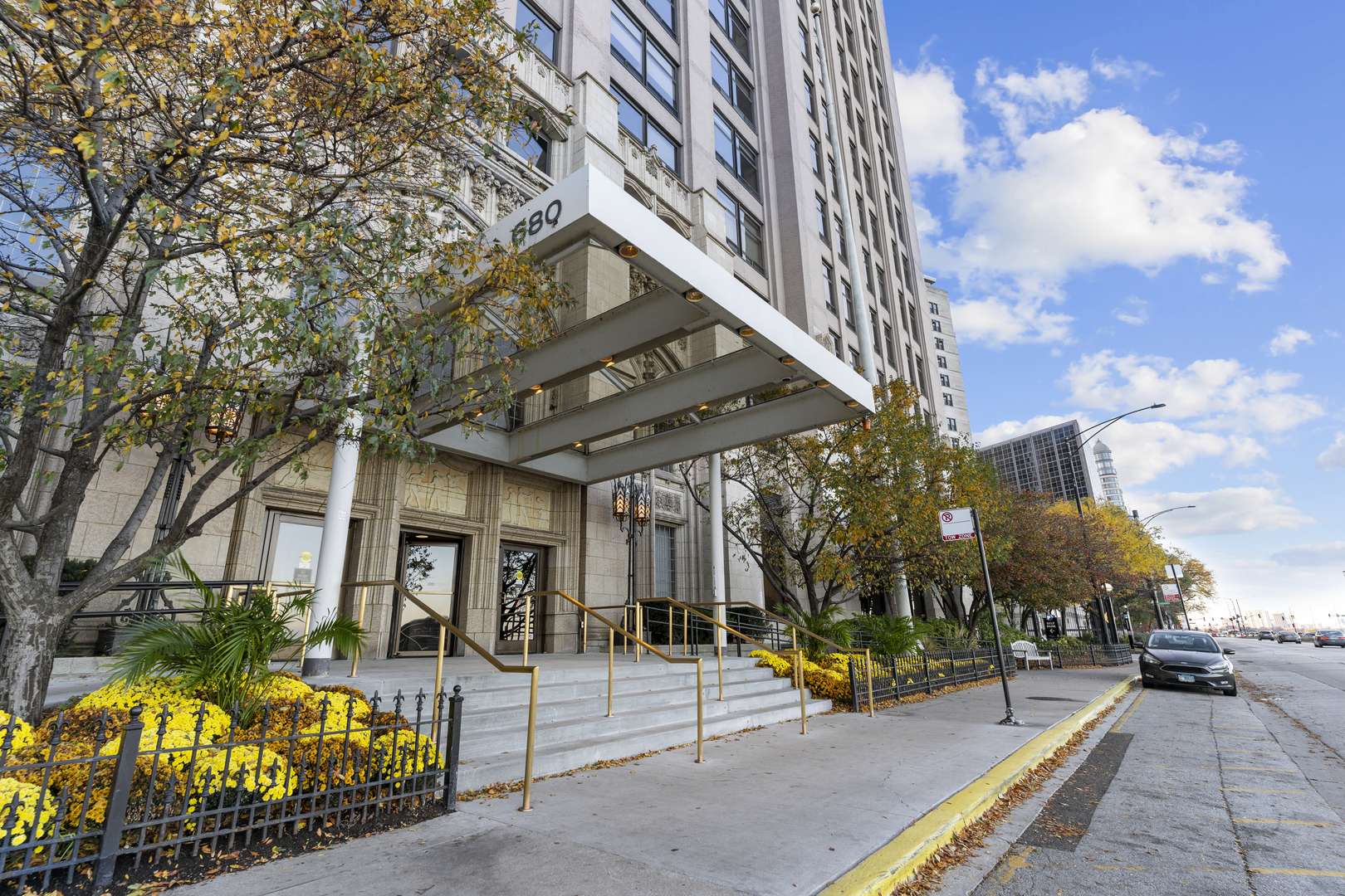 Chicago, IL 60611,680 N Lake Shore DR #1103