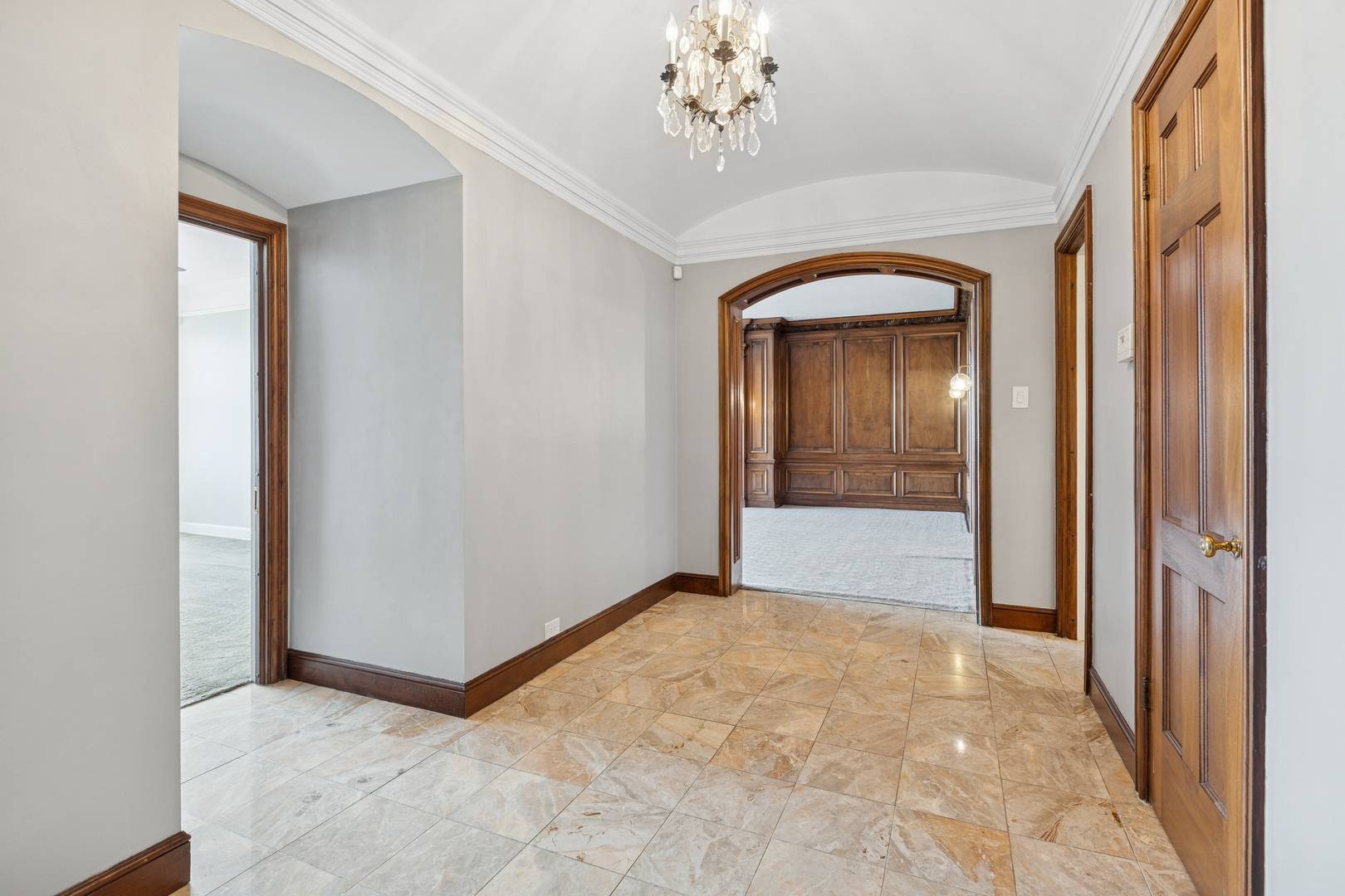 Chicago, IL 60657,2912 N Commonwealth AVE #10CD