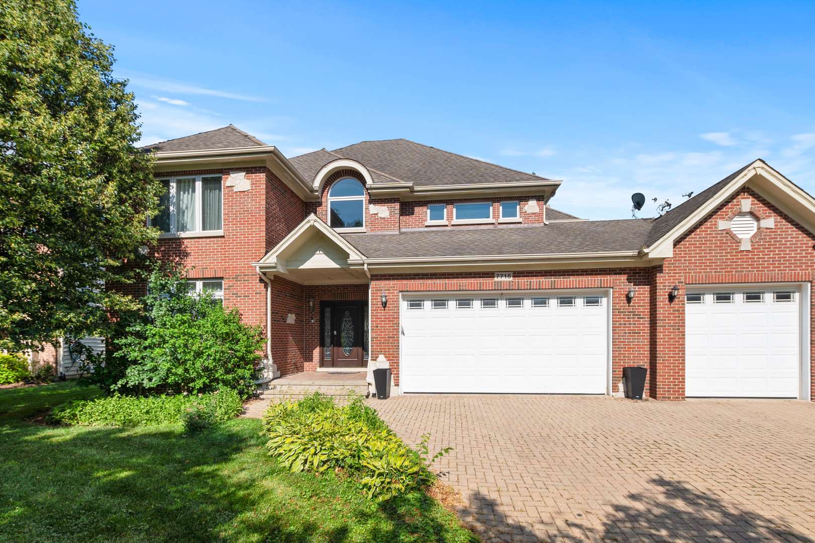 Willowbrook, IL 60527,7715 VIRGINIA CT