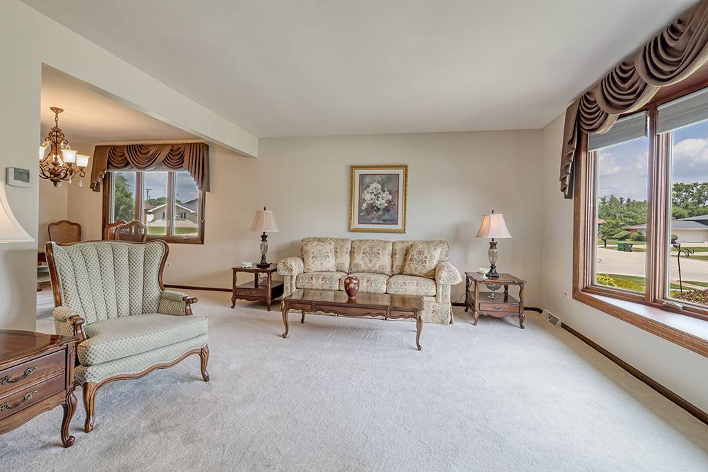 Orland Park, IL 60467,14106 Chestnut LN