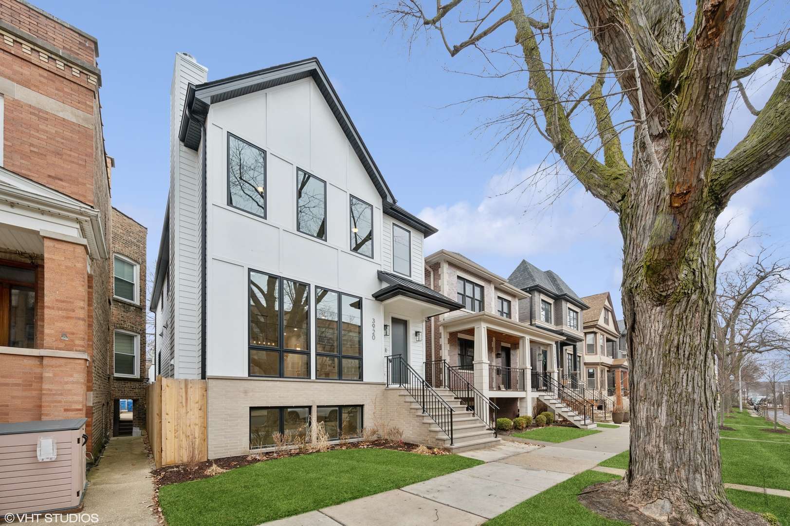 Chicago, IL 60618,3920 N Bell AVE