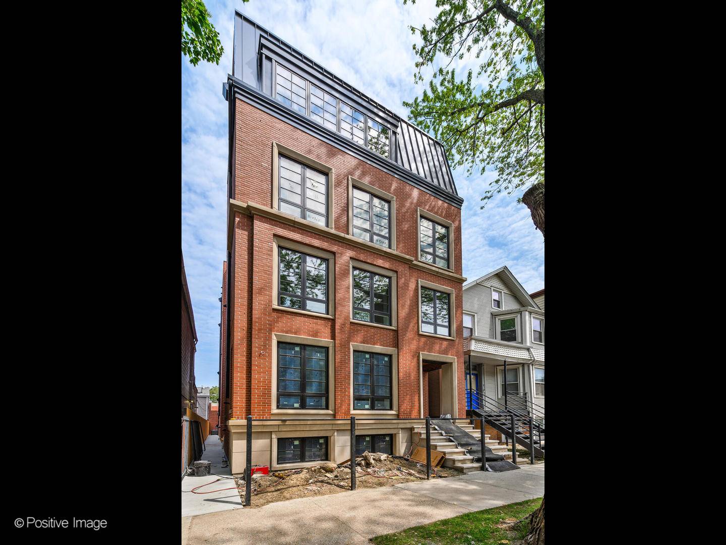 Chicago, IL 60657,2841 N Southport AVE #2