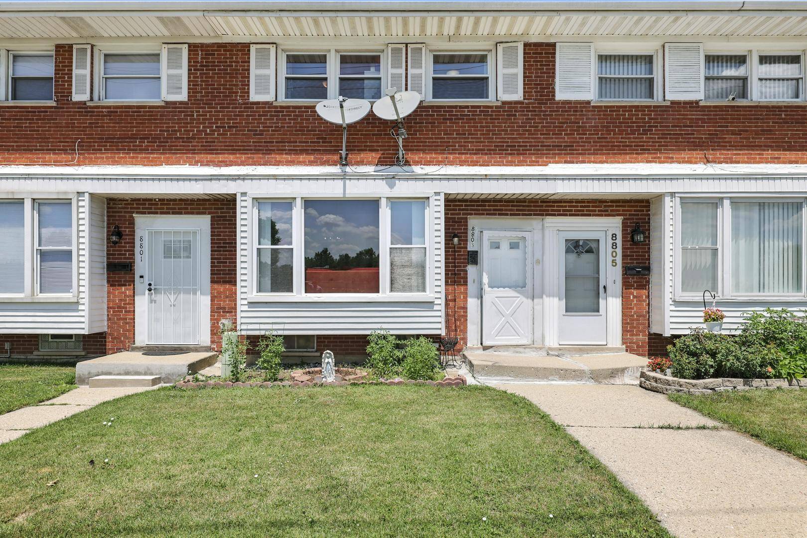 Niles, IL 60714,8803 N Grand ST