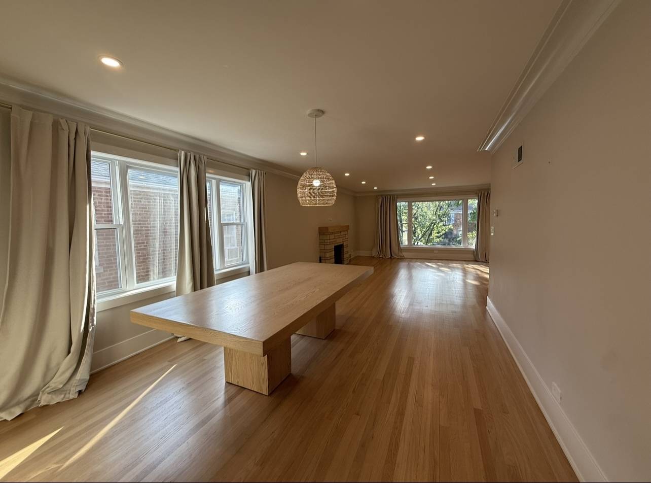 Chicago, IL 60646,6327 N Spokane AVE #2