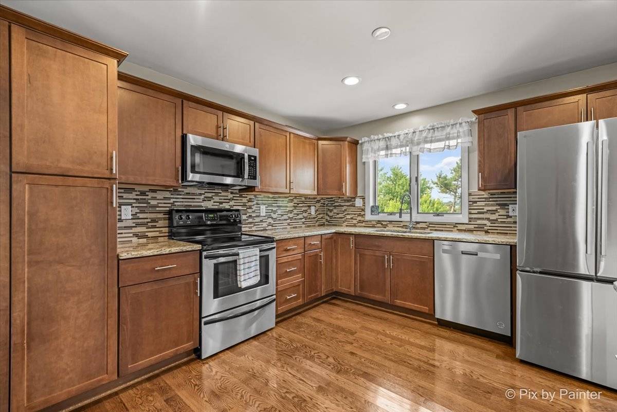 Mchenry, IL 60050,404 KENSINGTON DR