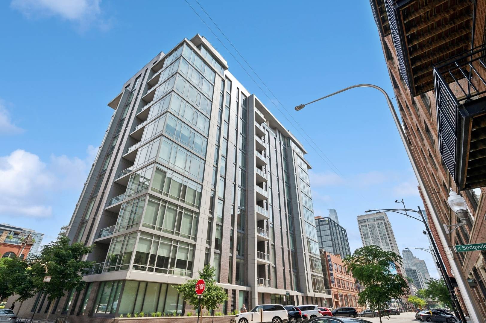 Chicago, IL 60654,360 W Erie ST #3A