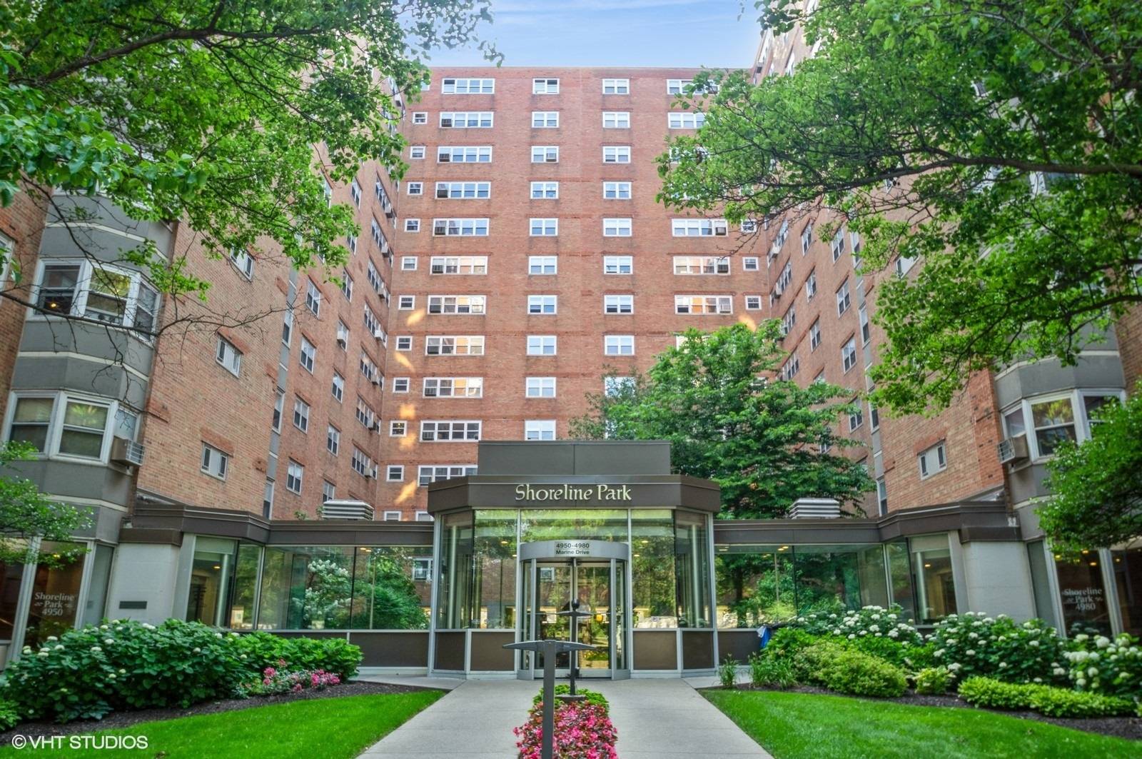 Chicago, IL 60640,4960 N Marine DR #519