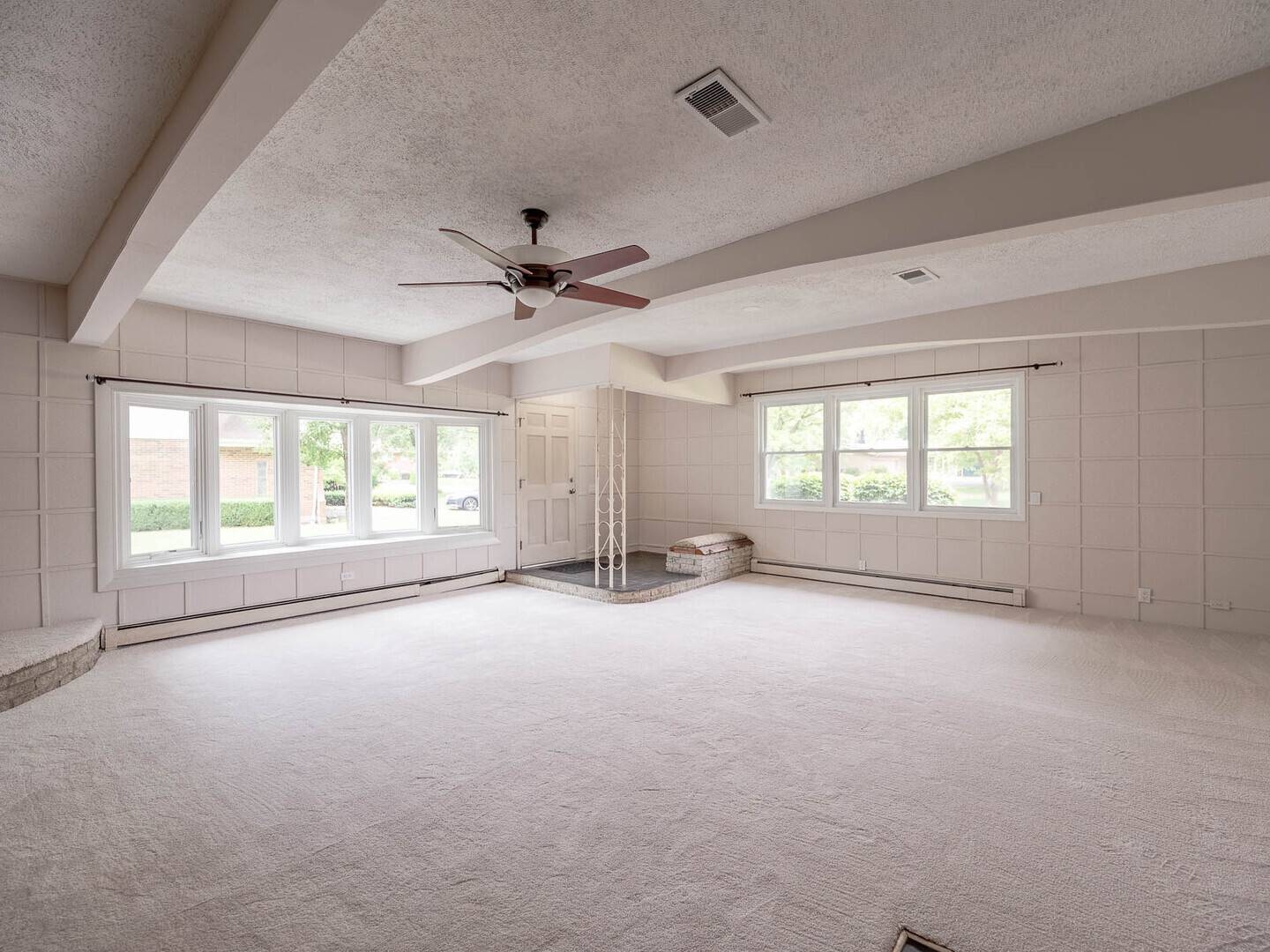 Palatine, IL 60067,309 S Circle DR