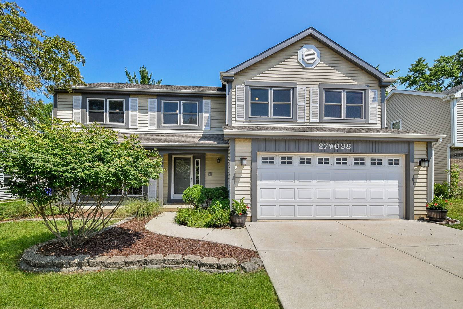 Winfield, IL 60190,27W098 Walnut DR