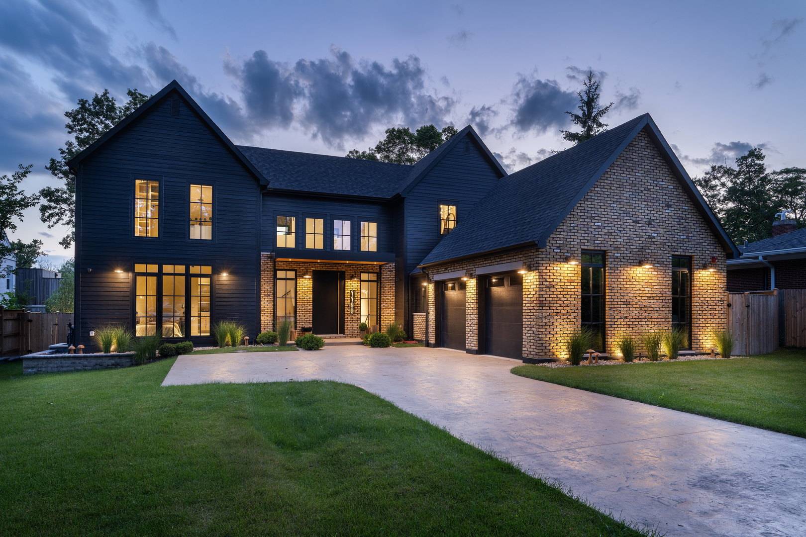 Glencoe, IL 60022,1180 Oak Ridge DR