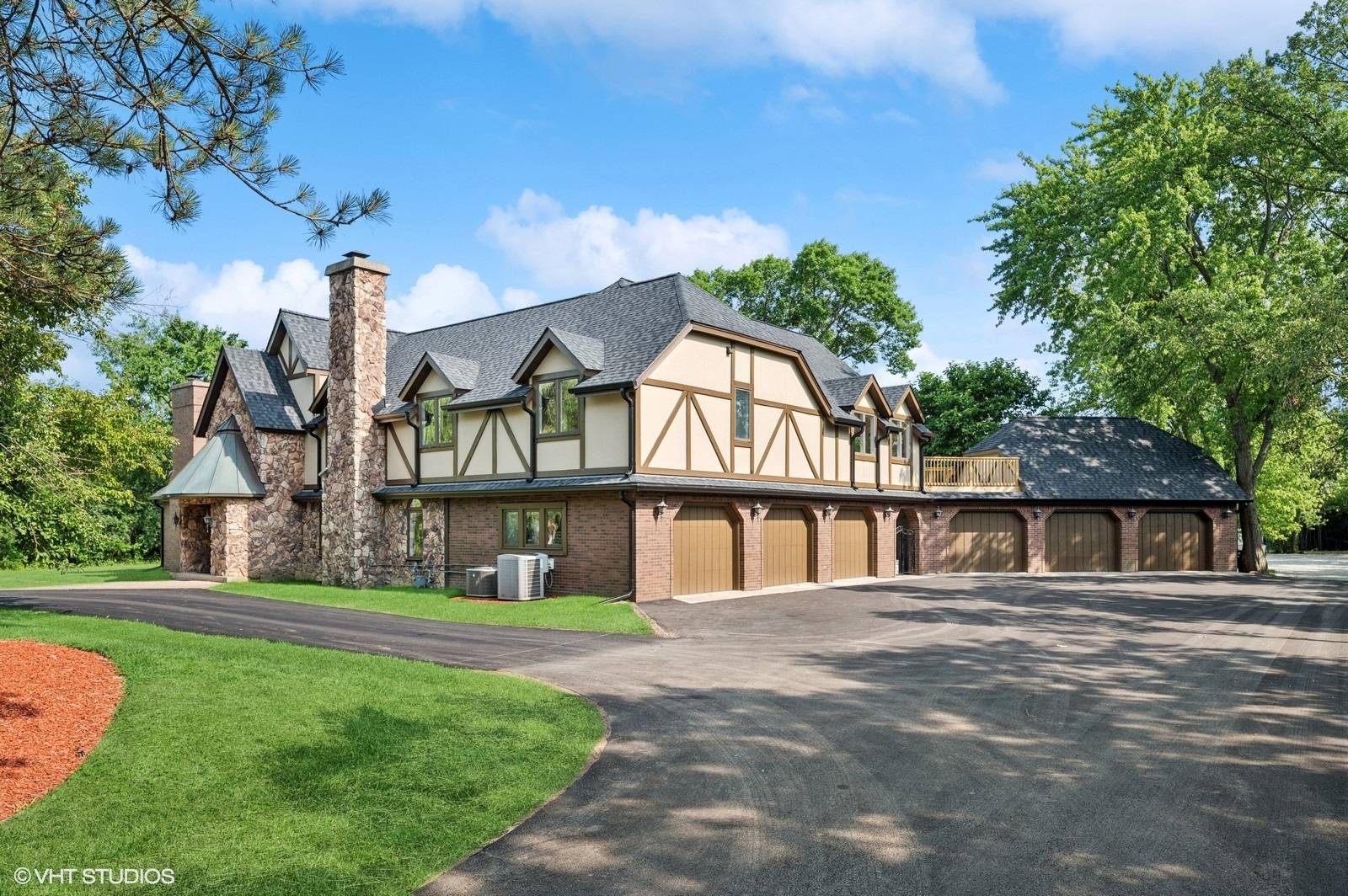 Bannockburn, IL 60015,1899 Hilltop LN