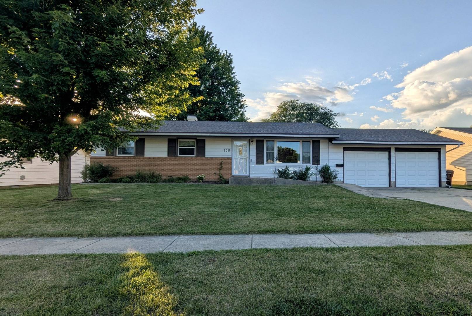 Rochelle, IL 61068,108 Janet AVE