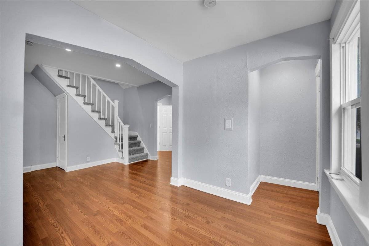 Waukegan, IL 60085,305 S Lewis AVE