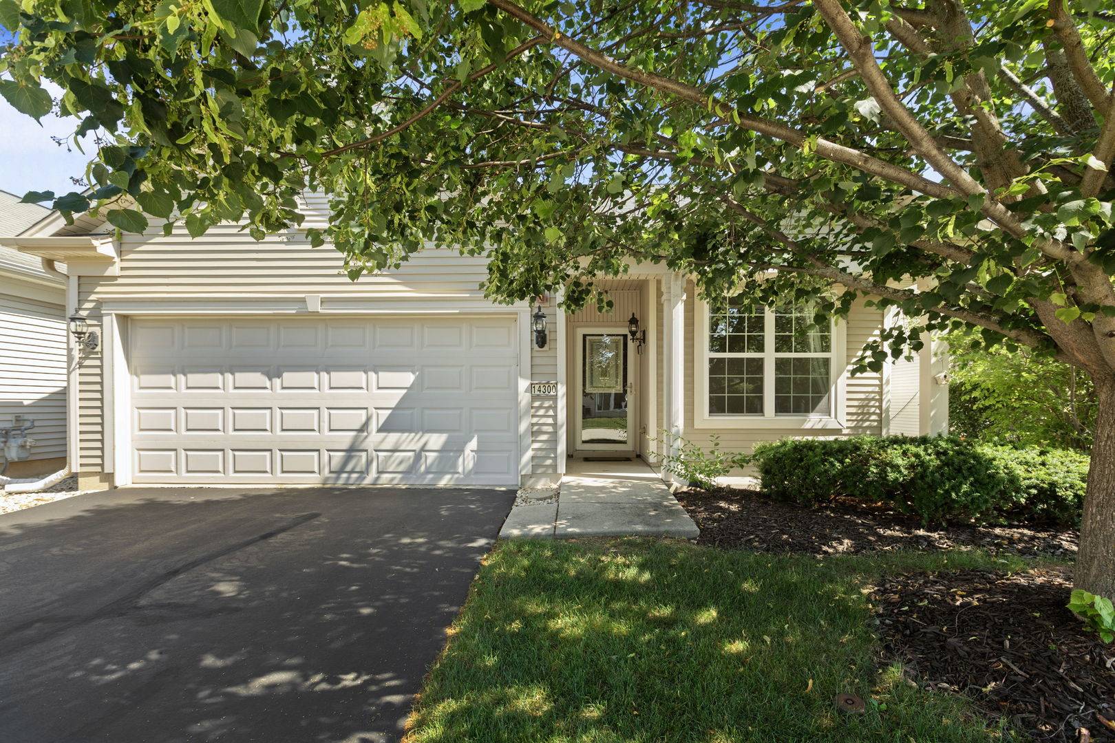 Huntley, IL 60142,14300 Sundance DR