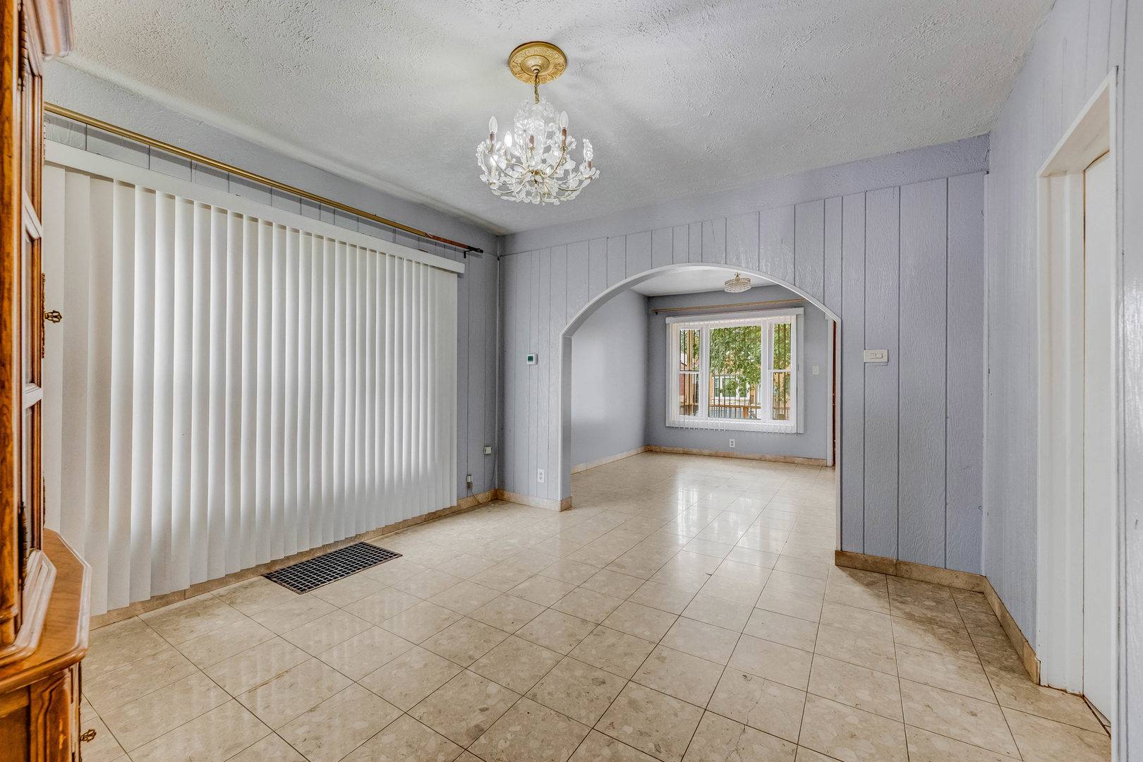 Chicago, IL 60629,3928 W 63rd PL