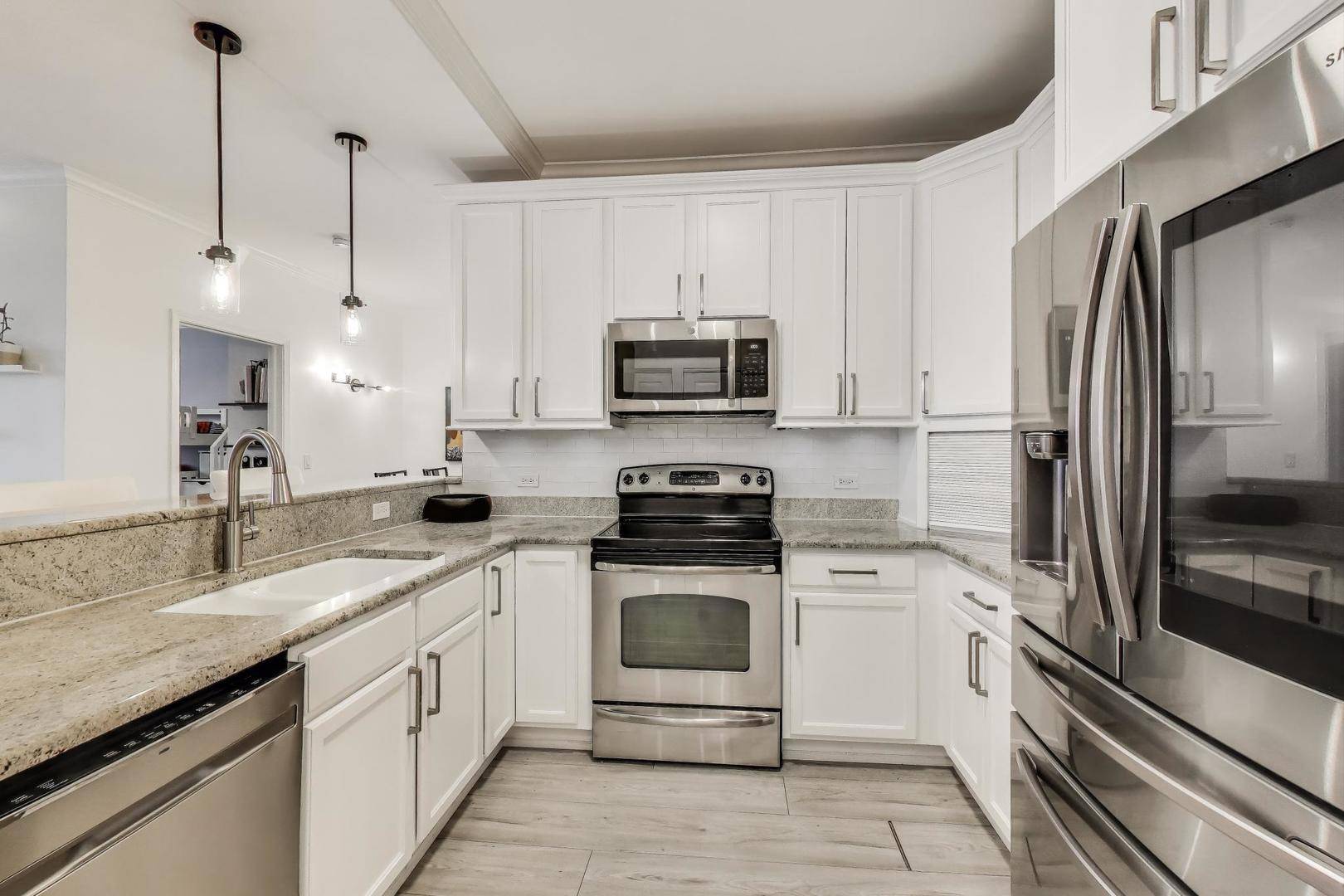 Chicago, IL 60605,100 E 14th ST #709