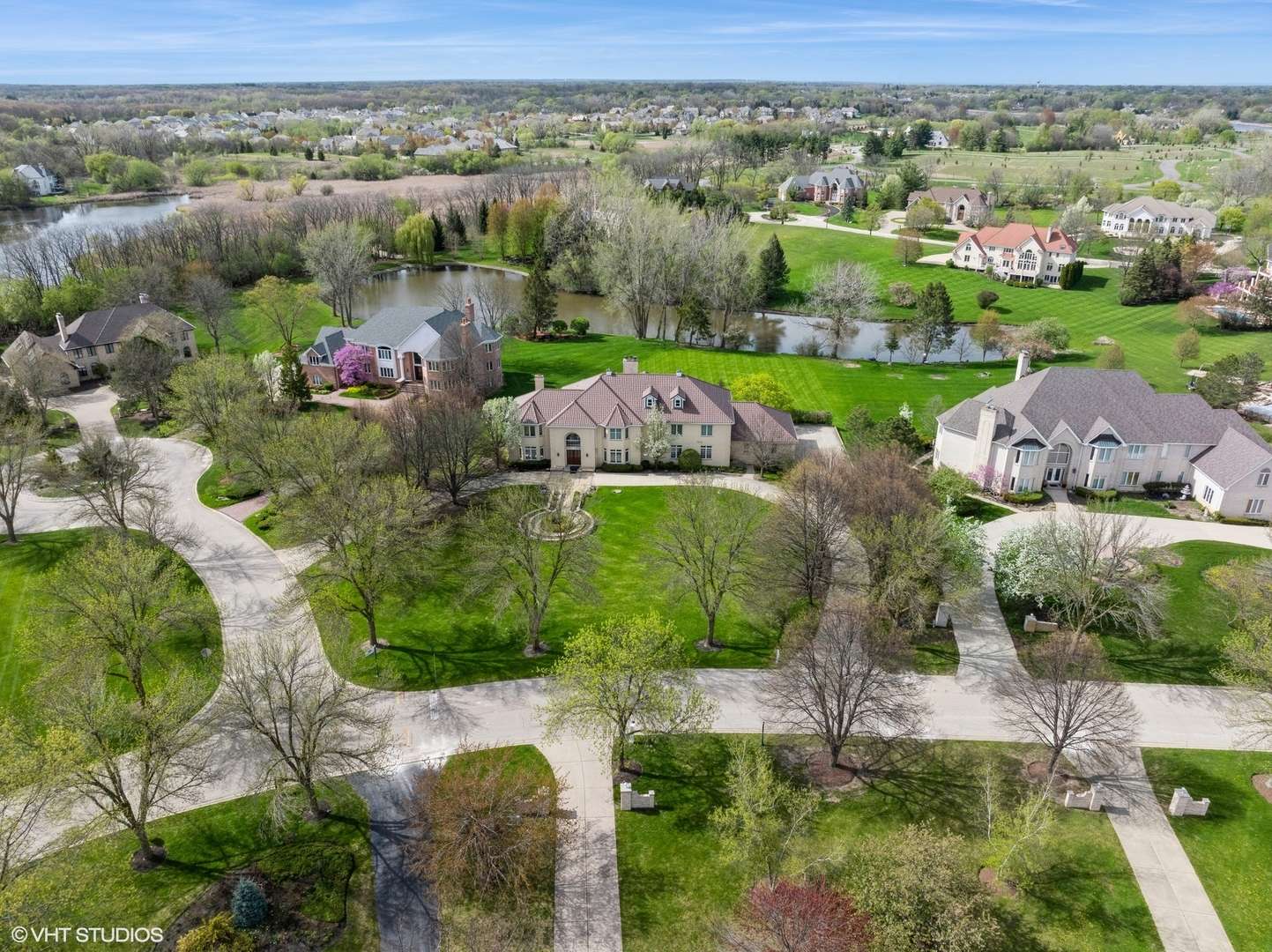 South Barrington, IL 60010,16 Forest LN