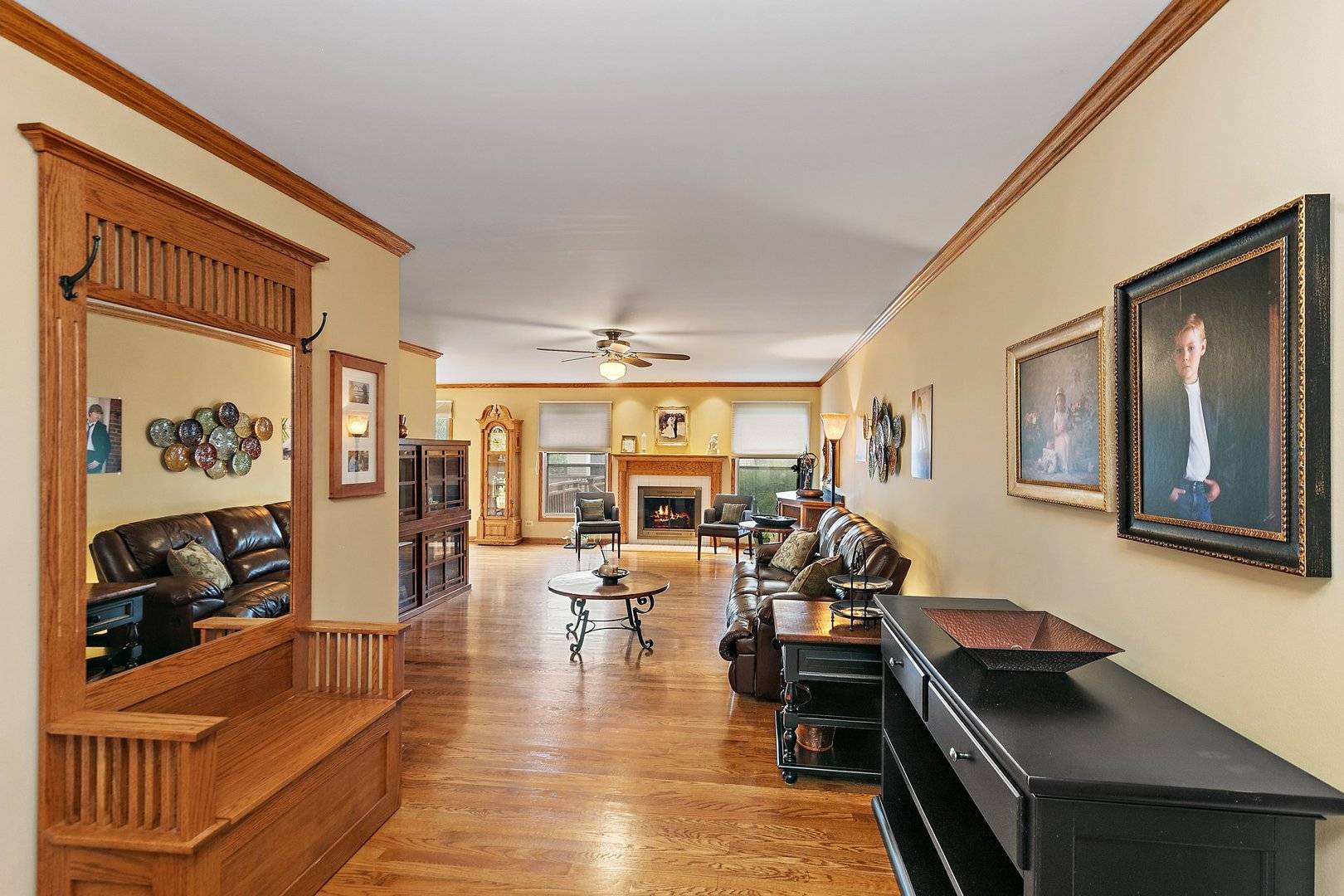 Elk Grove Village, IL 60007,1642 Iowa DR