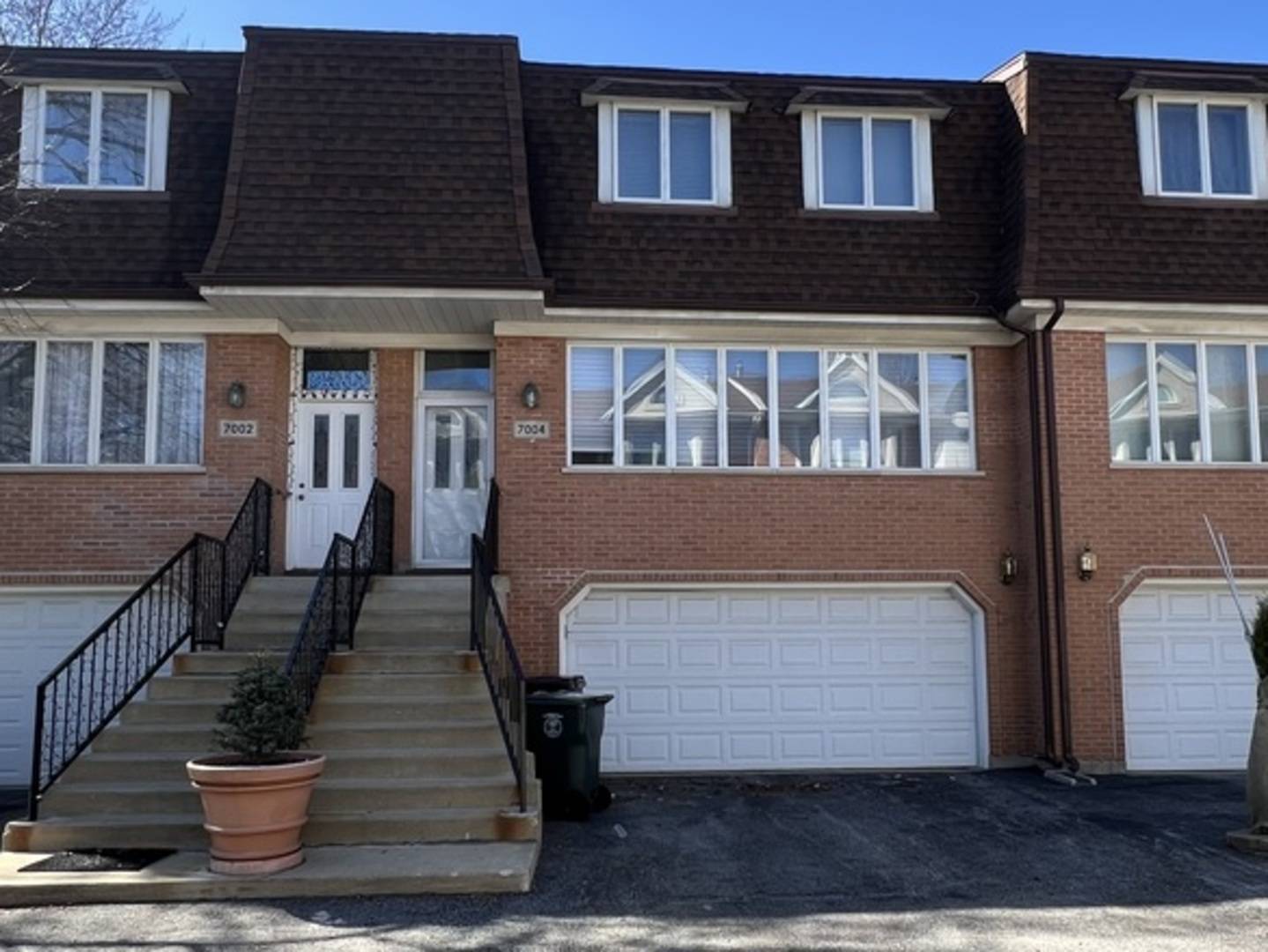 Skokie, IL 60077,7004 Lorel AVE