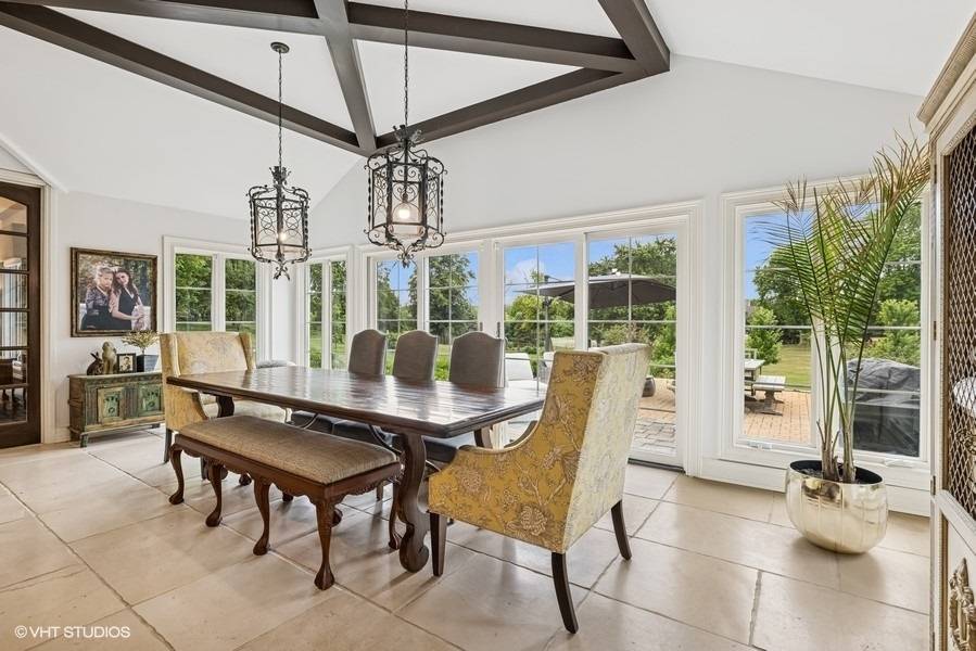 Barrington Hills, IL 60010,Address not disclosed