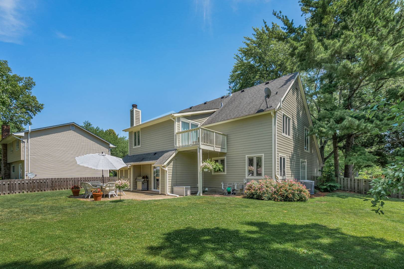 Sugar Grove, IL 60554,2 Cedar Gate CIR