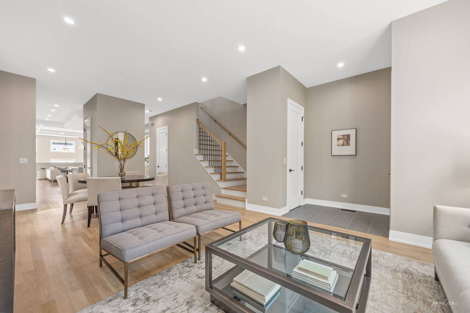 Chicago, IL 60657,1642 W Wolfram ST