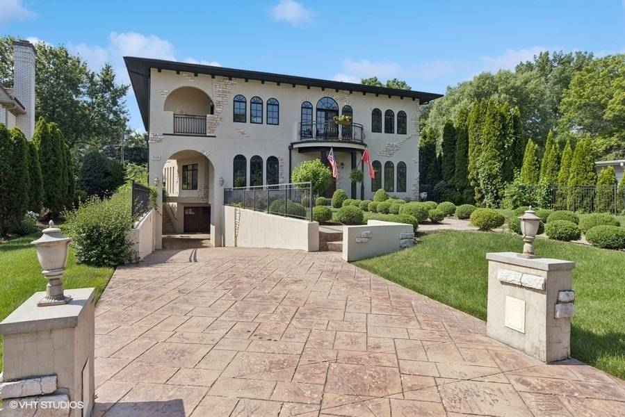 Hinsdale, IL 60521,818 W 58th ST
