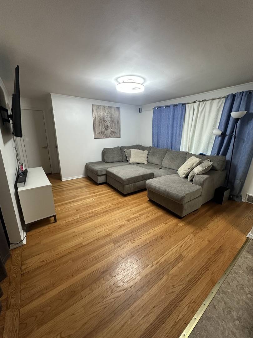 Schiller Park, IL 60176,4633 Rose ST