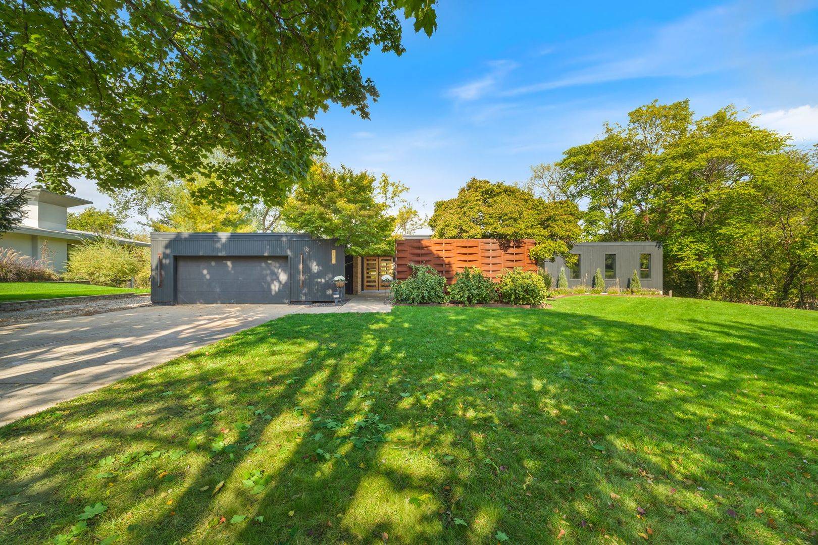 Elgin, IL 60123,1142 Morningside DR