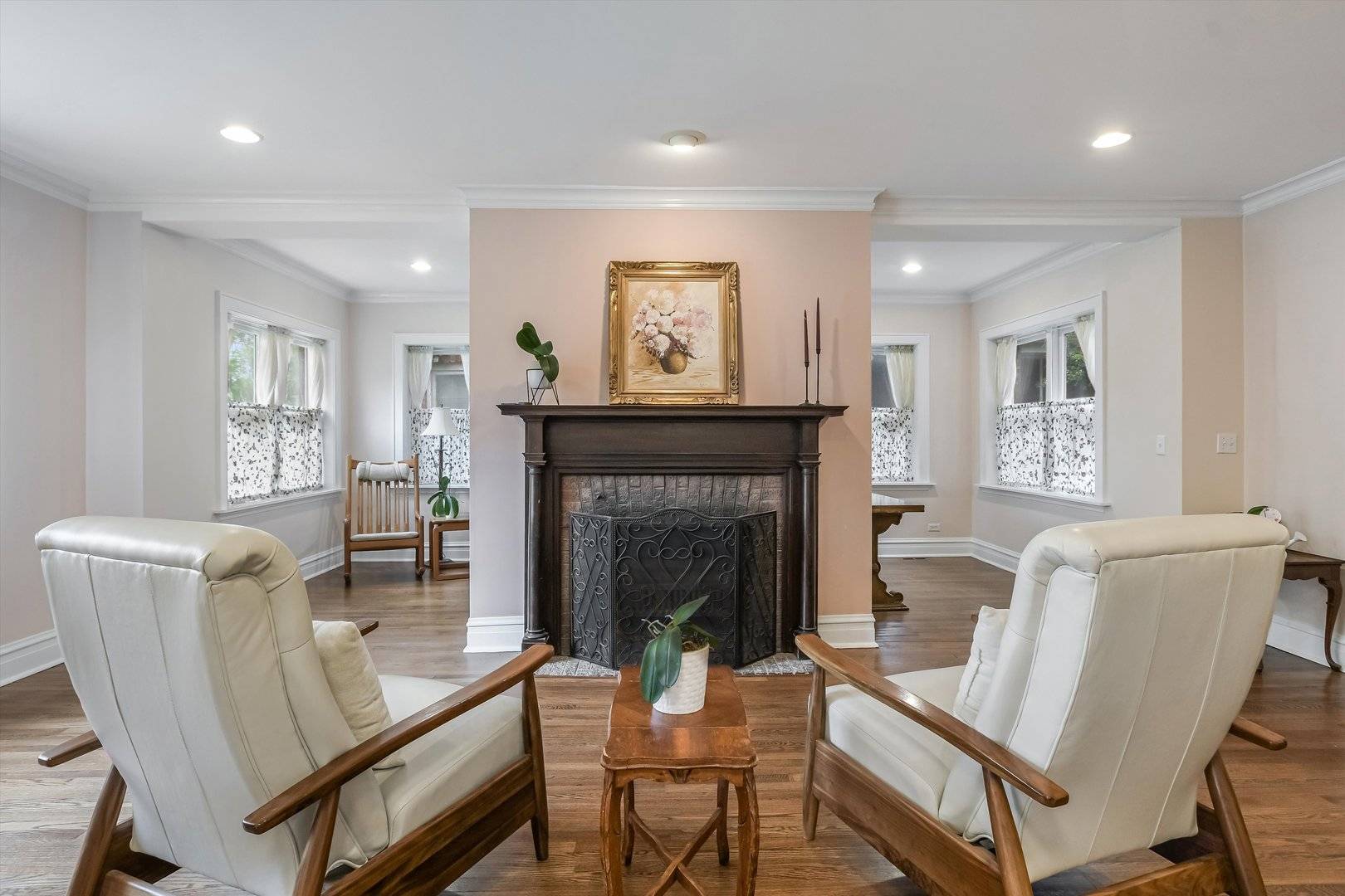 Park Ridge, IL 60068,230 Wisner