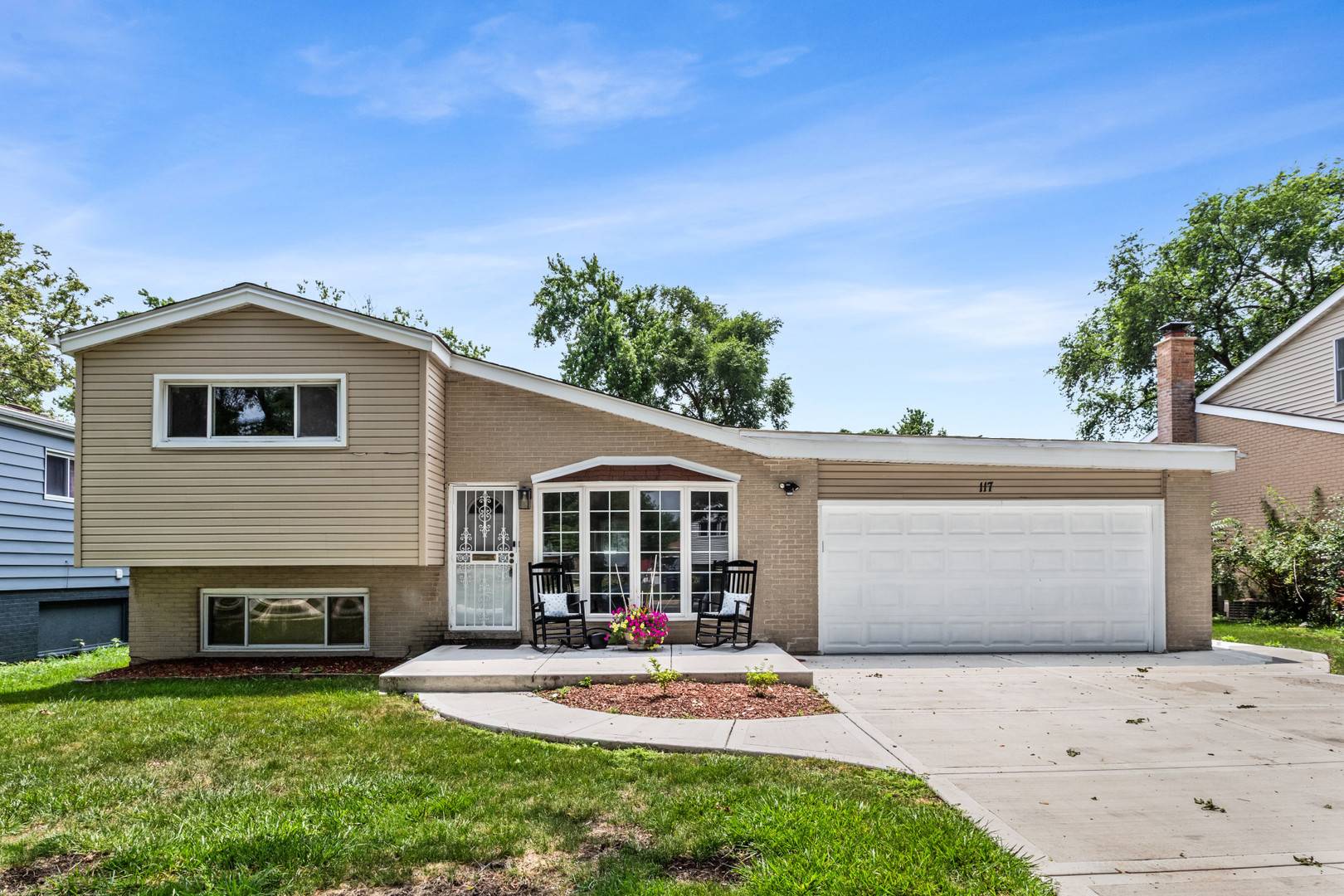 Villa Park, IL 60181,117 E Vermont ST